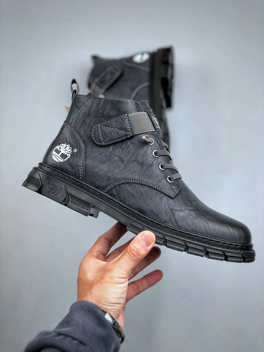 Local pickup 💰 520 supports store Timberland/Timberland classic 25ss new high-top classic re-engineered brand new upgrade Guangdong factory quality original box original packaging The fabric is made of top Italian frosted cowhide with anti-odor and anti-corrosion genuine leather latex insoles to give you a perfect wearing experience quality and durable, a must-have for sportsmen Specially designed to handle handsomeness High-quality foot feel first-class Exclusive supply Size: 38-44